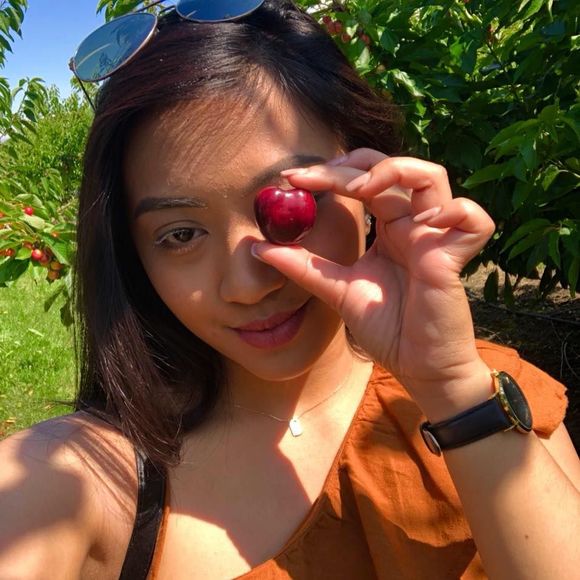 Meet your Posher, Justine - Picture 1 of 1